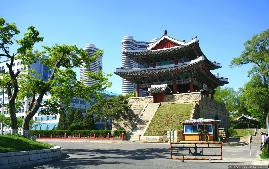 Северная Корея храм Енбок
