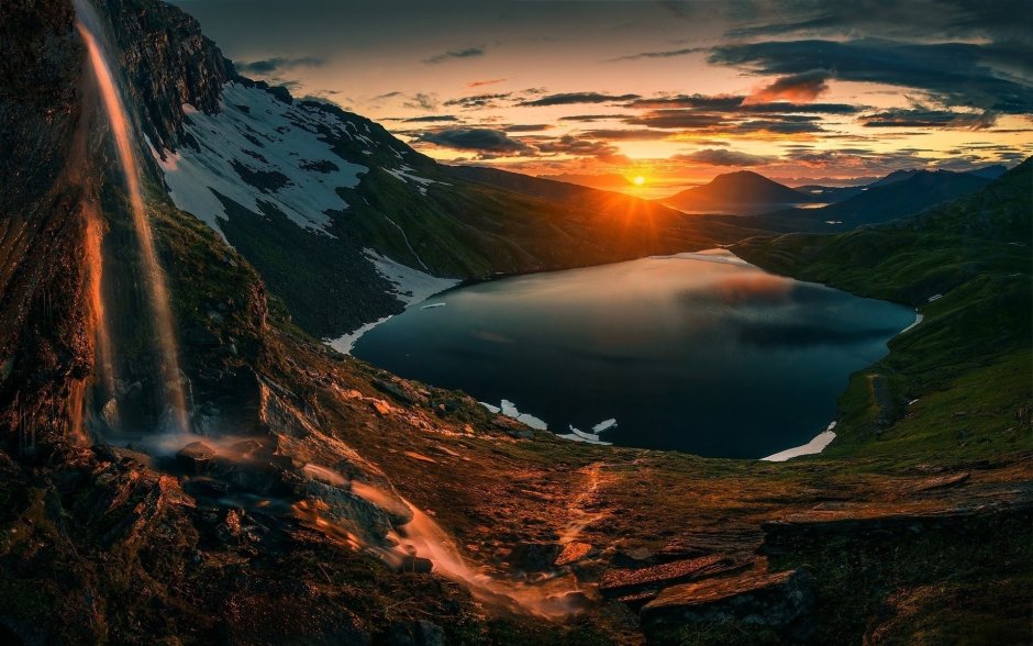 Горы Норвегии закат