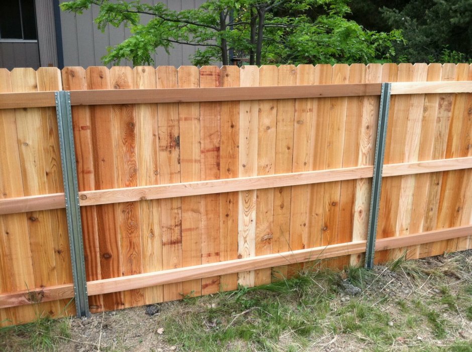 Современный деревянный забор