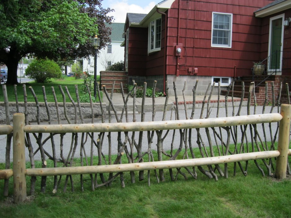 Забор решетка деревянный