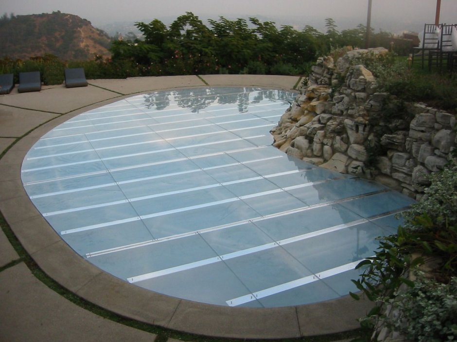 Поликарбонатное покрытие для бассейна