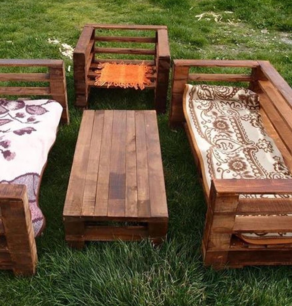 Скамейка кровать из дерева