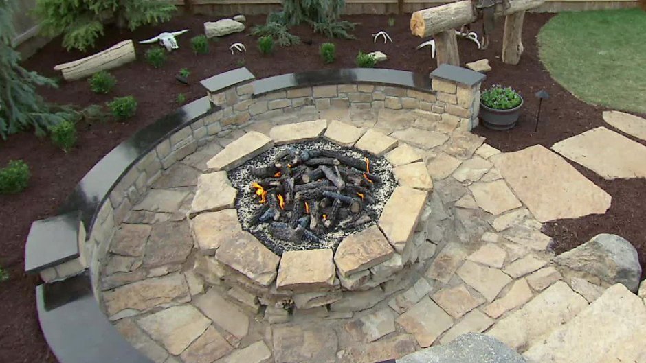 Common Firepit, piled