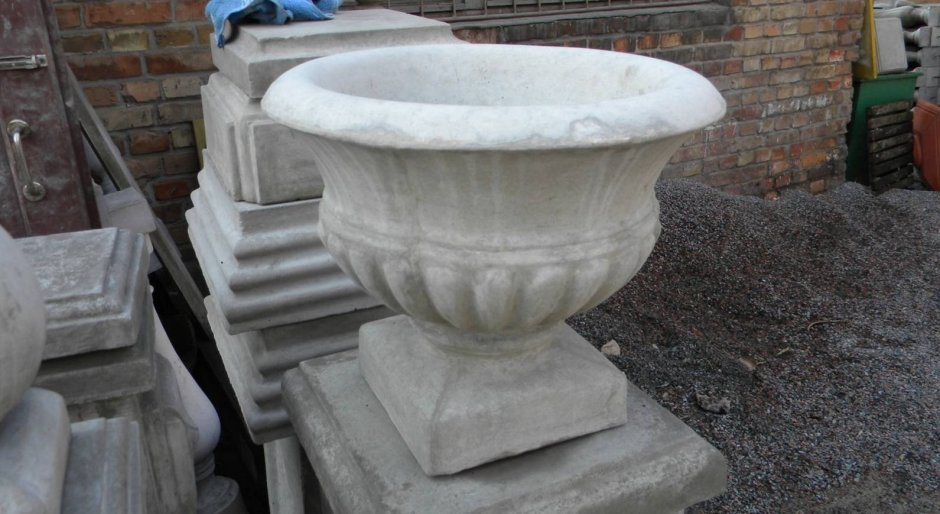 Цементные вазы для сада