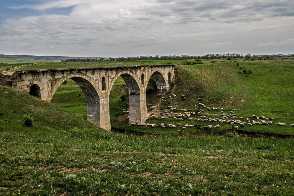 Каменный Железнодорожный мост через реку Ярынья