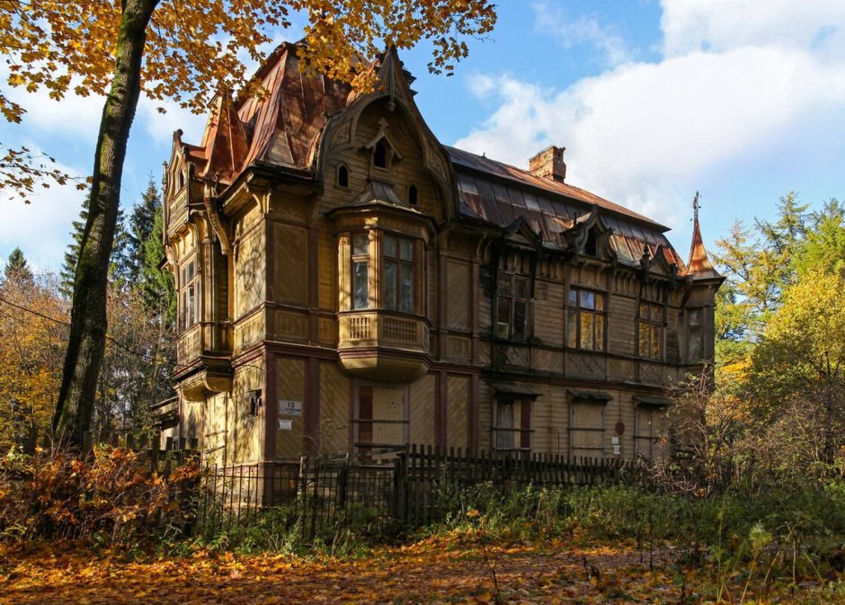 Дача Громова и Лопухинский сад