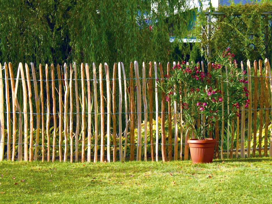 Деревянный забор для огорода