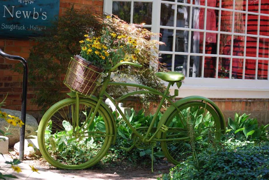Трехколесный велосипед для цветов