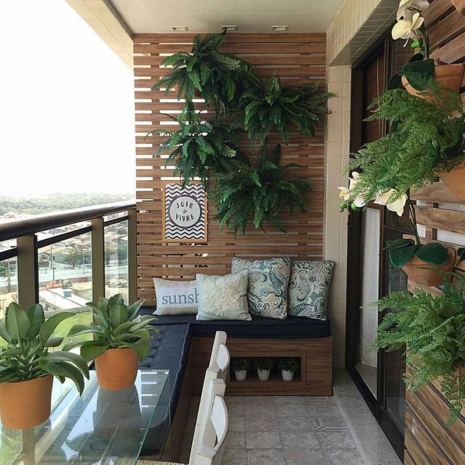 Озеленение маленького балкона