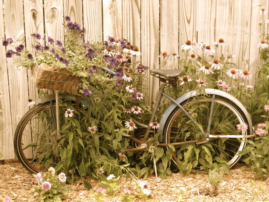 Садовый декор велосипед