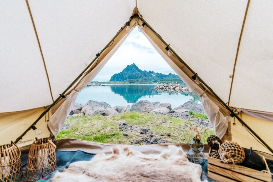 Украшение палаточного лагеря стильное