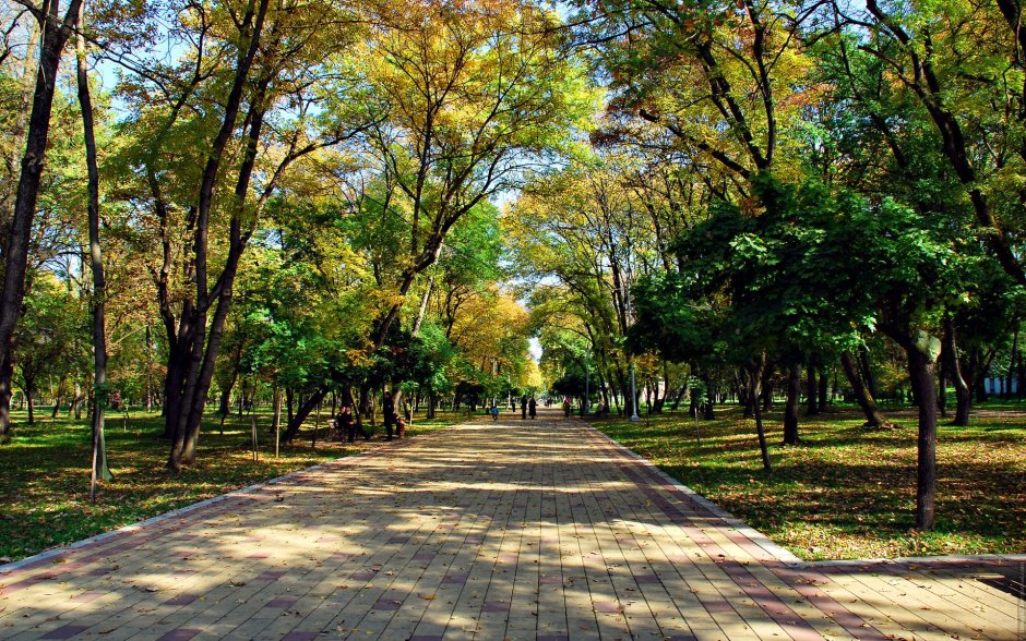 Городской парк Атажукинский сад Нальчик
