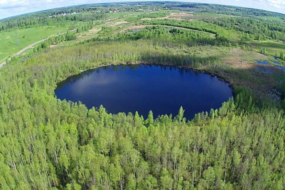 Бездонное круглое озеро в Солнечногорске
