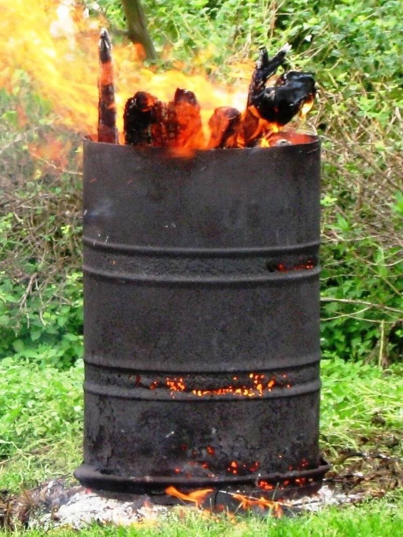 Печка для сжигания мусора на даче