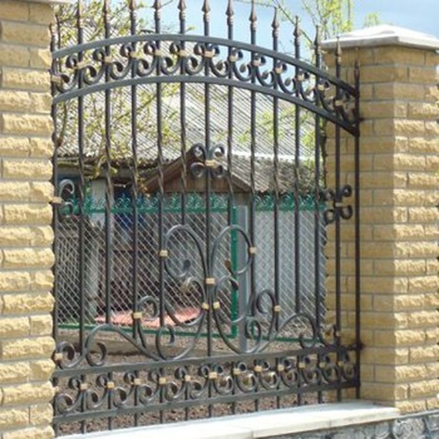 Красивый металлический забор