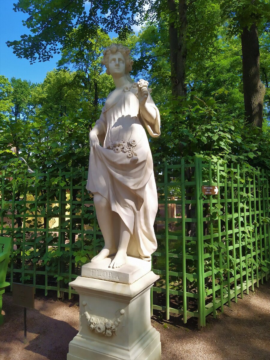 Статуя Камилла летний сад летний сад