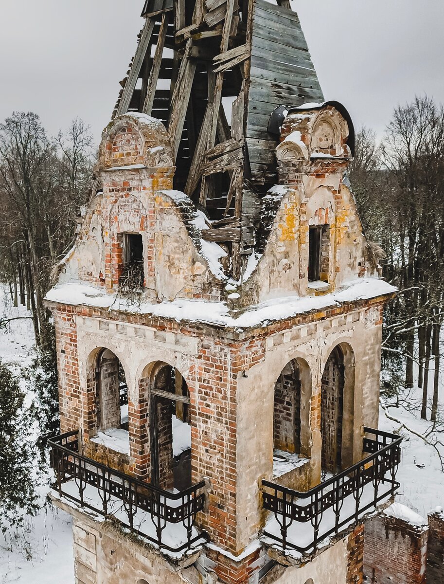 Заброшенная башня руины