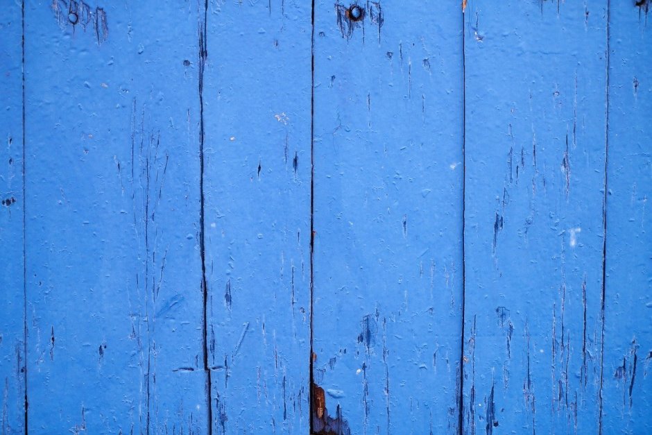 Синяя деревянная стена