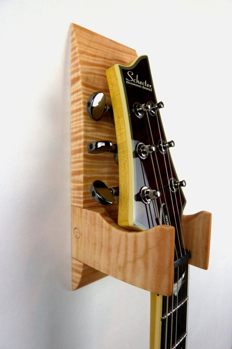 Деревянный держатель для гитары