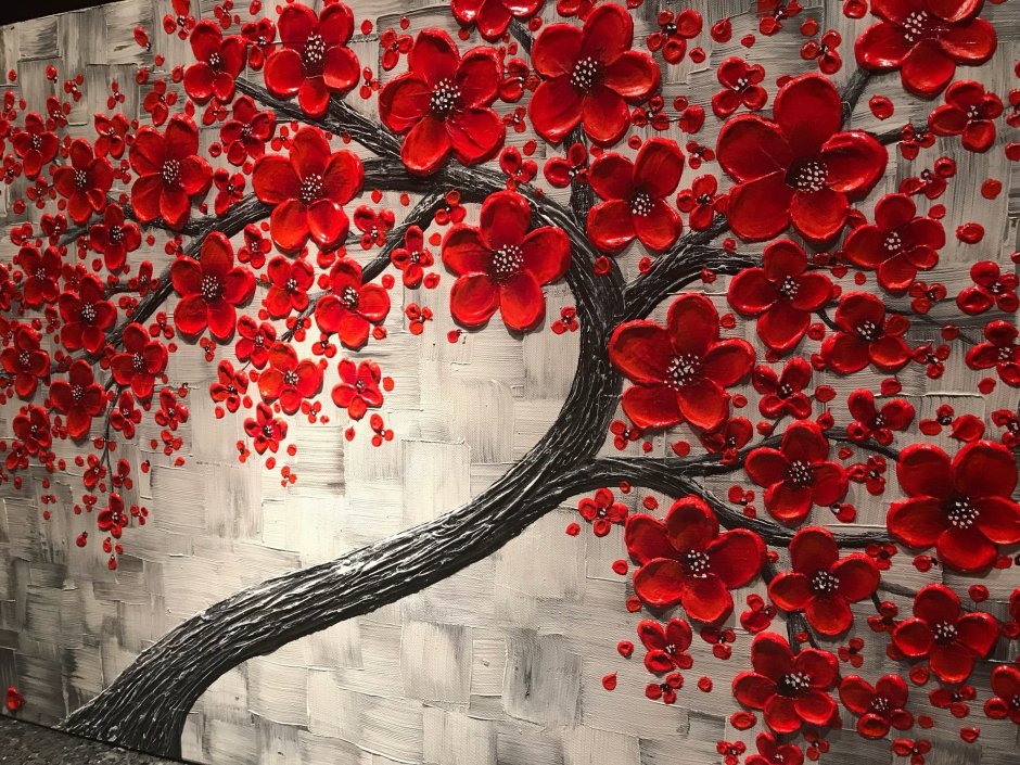 Красные цветы на дереве