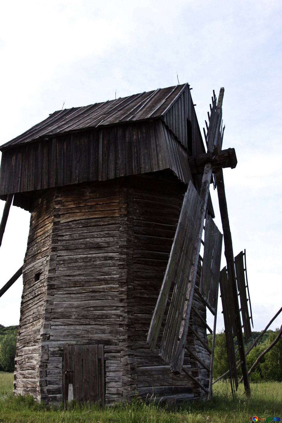 Старая деревянная мельница