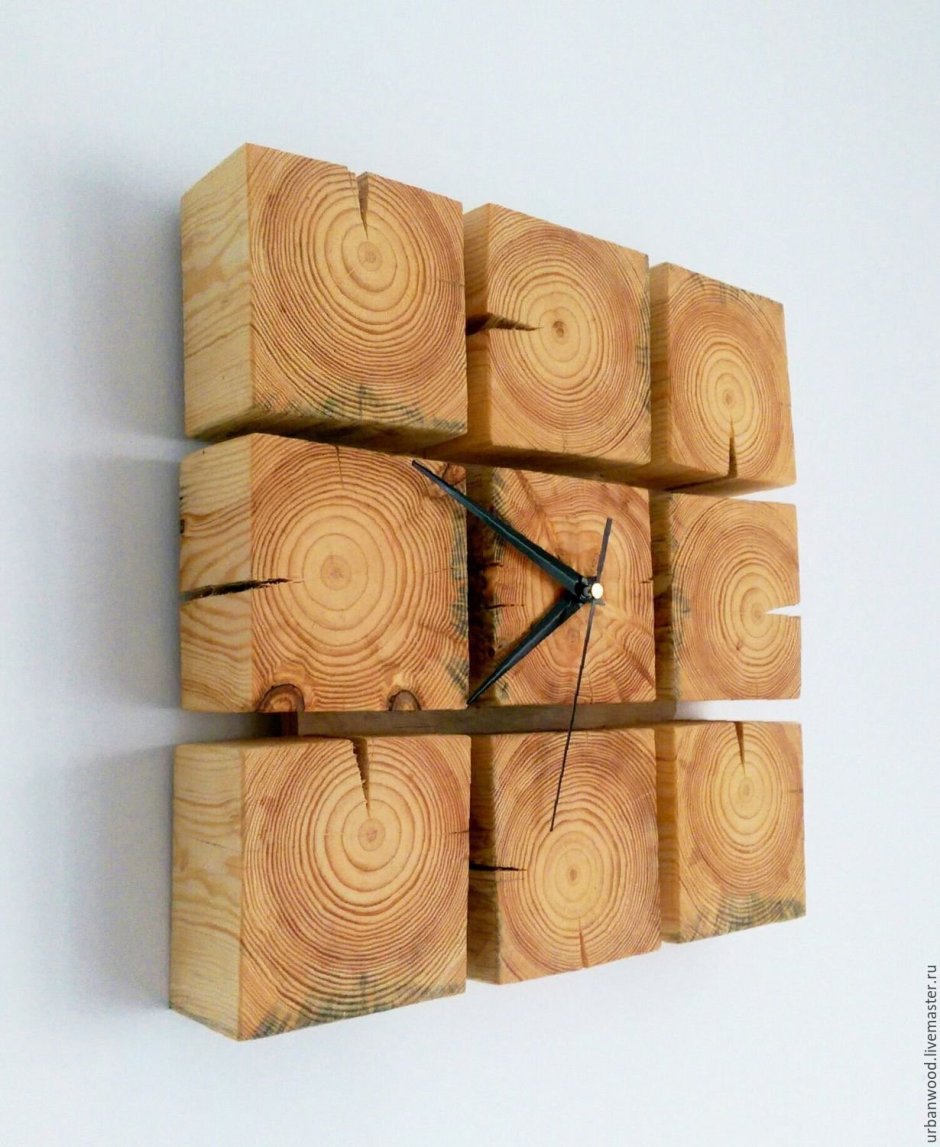 Настенные часы из брусков дерева