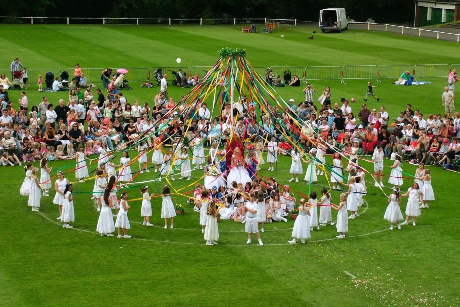 The Maypole праздник в Англии