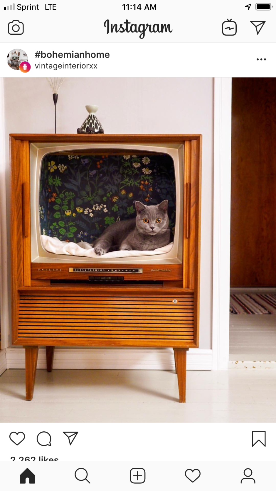 Кошачий домик из старого телевизора