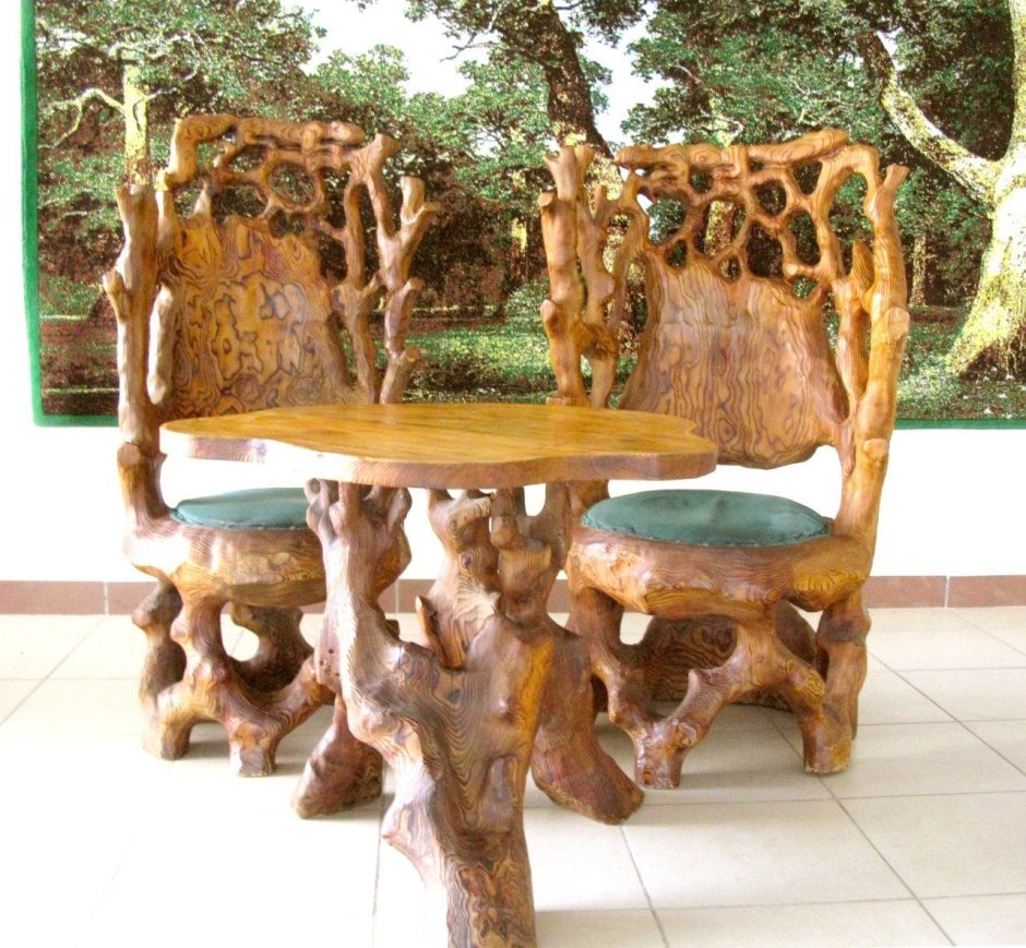 Стол и стулья из коряг дерева