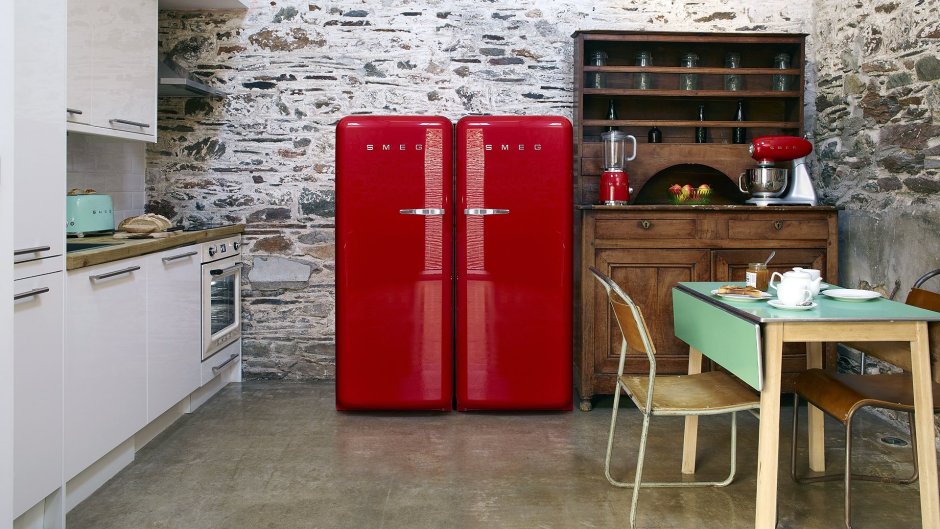 Холодильник Смег красный