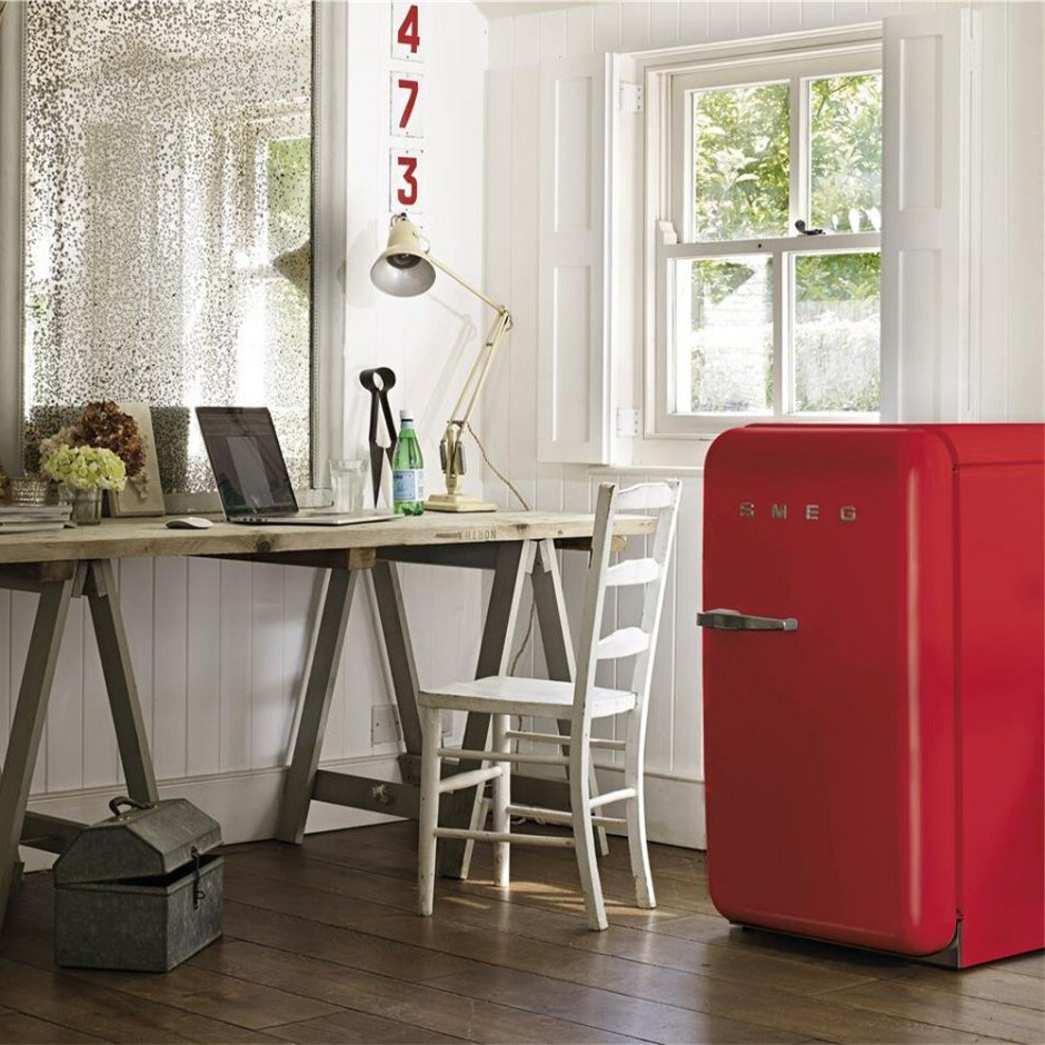 Холодильник Смег ретро красный