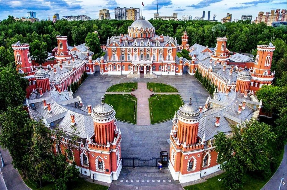 Петровский подъездной дворец в Москве