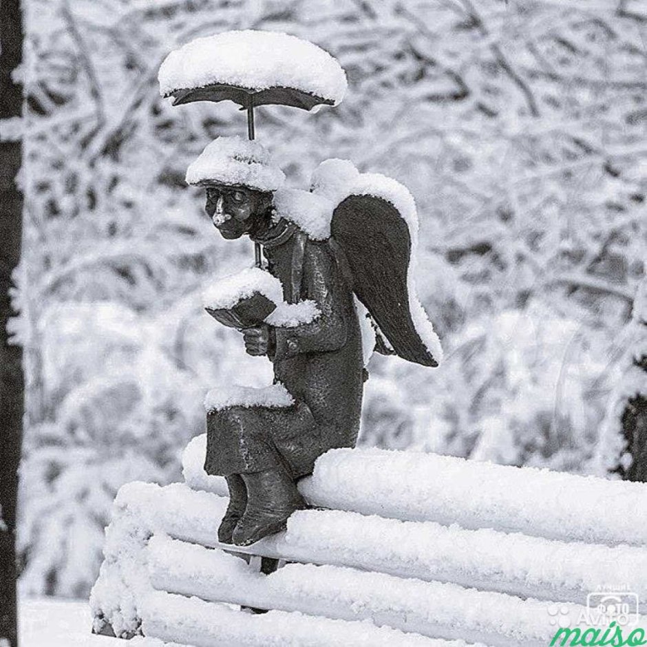 Ангел в Измайловском саду зимой