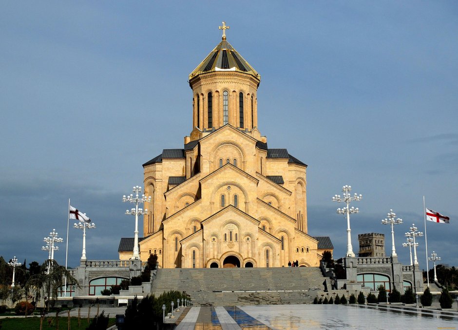 Собор Святой Троицы в Тбилиси