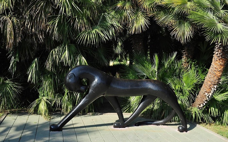 Сочи скульптура пантеры