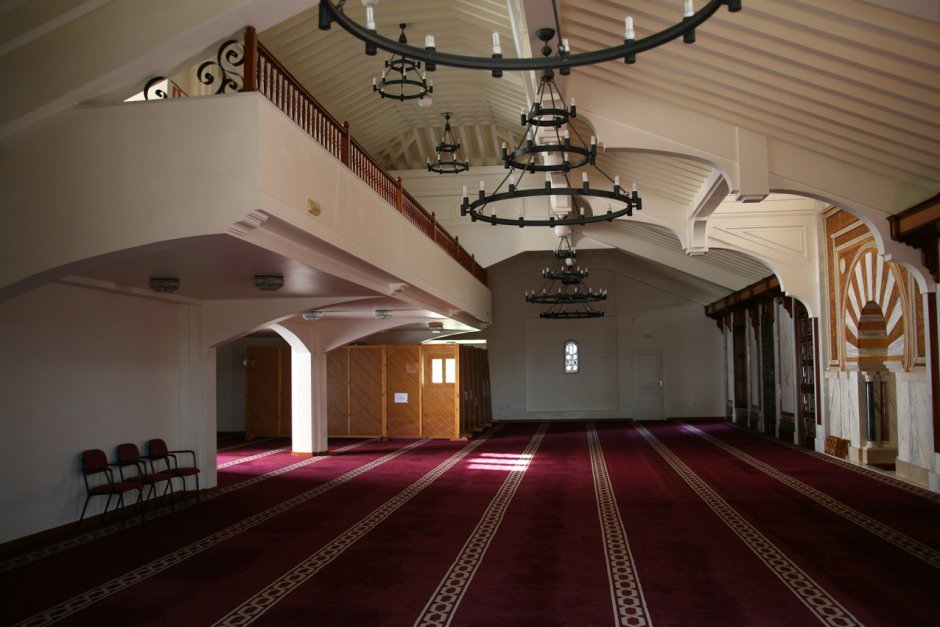 Молитвенный зал мечети России