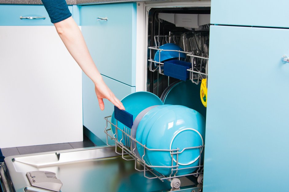 Посудомоечная машина синяя