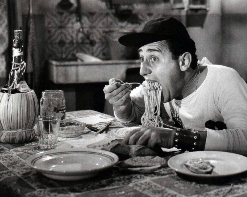 Американец в Риме фильм 1954