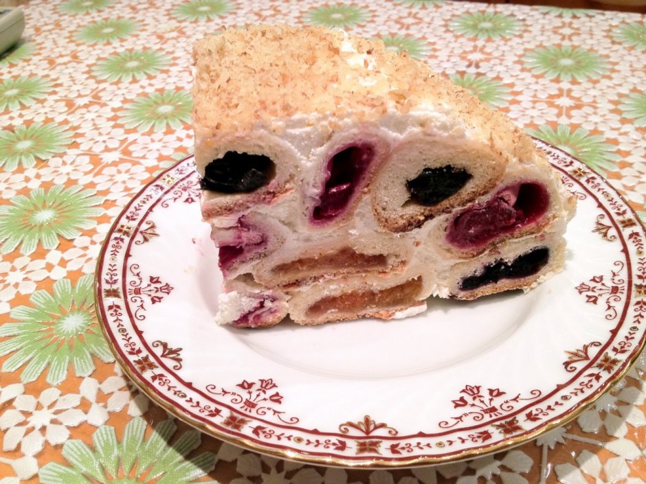 Торт Монастырская изба с черносливом и орехами