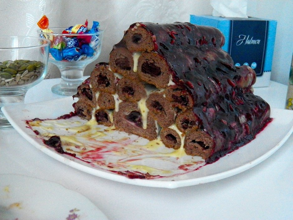 Украшение торта Монастырская изба