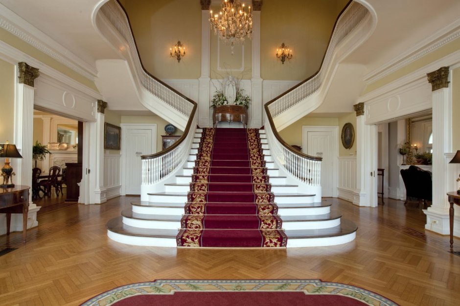 Мраморная лестница в гостинице Метрополь