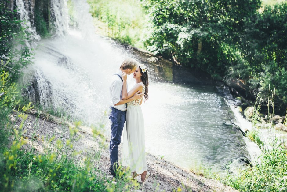 Свадьба у водопада