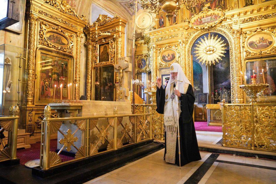 Псково-Печерский монастырь Михайловский собор внутри