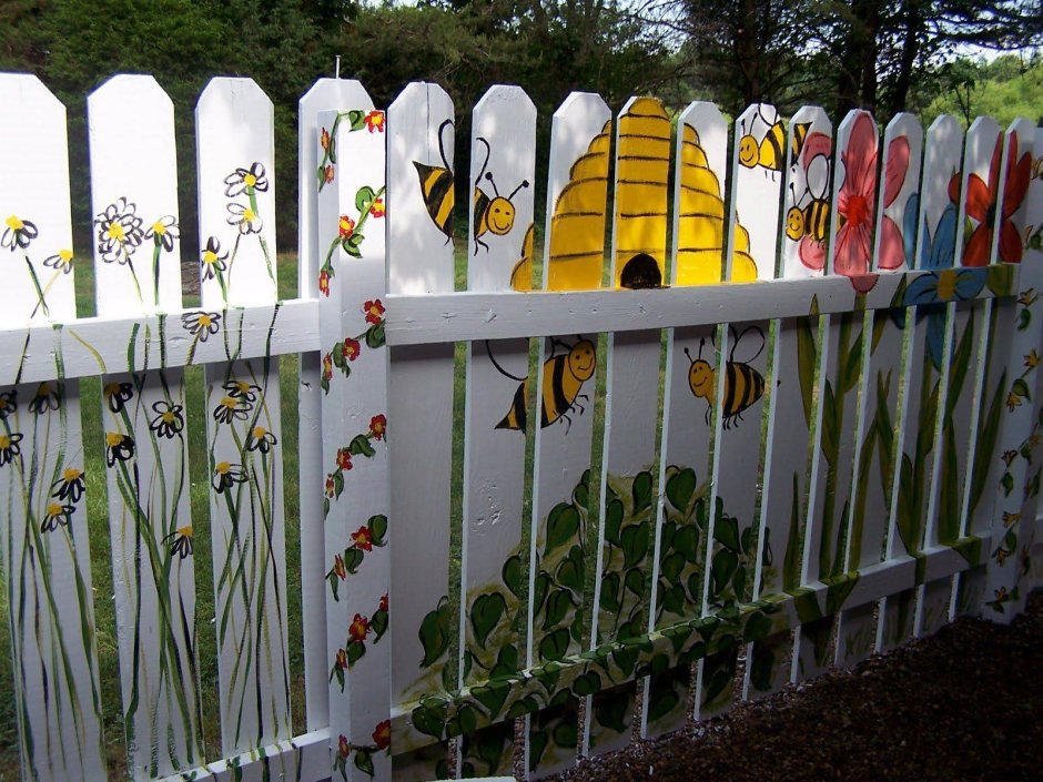 Разрисованный забор
