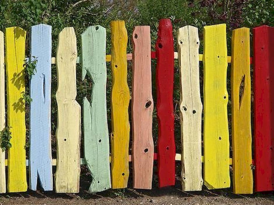 Креативный деревянный забор