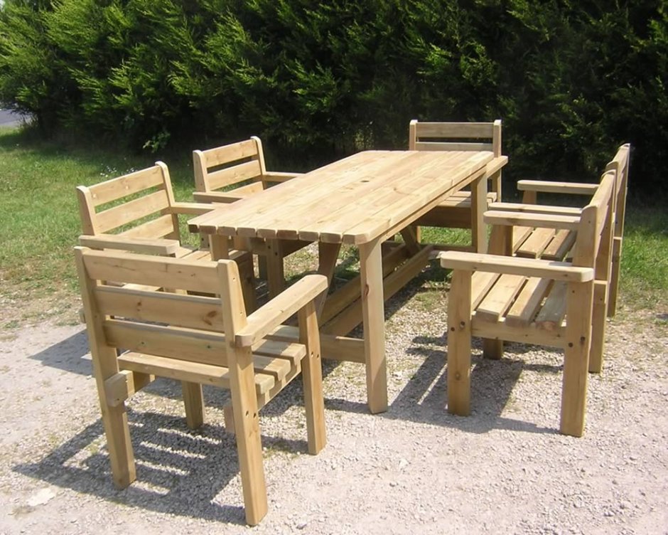 Деревянные столы и стулья для дачи