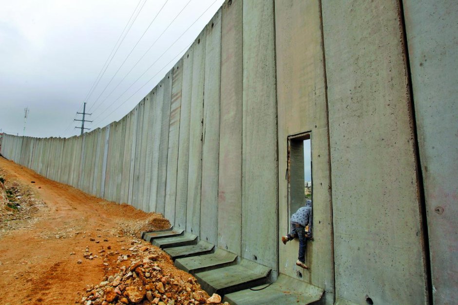 Бетонная стена на границе с Мексикой