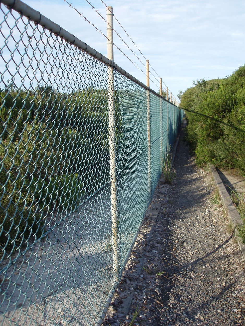 Забор из сетки рабицы
