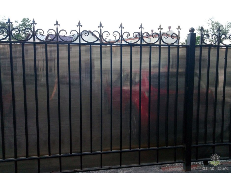 Забор Железный с поликарбонатом