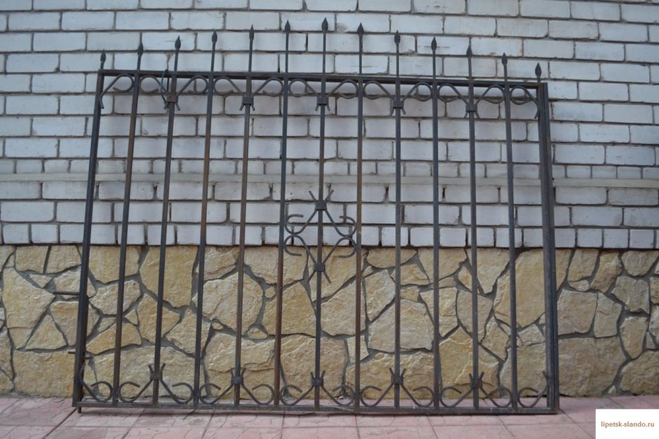 Ограда из арматуры